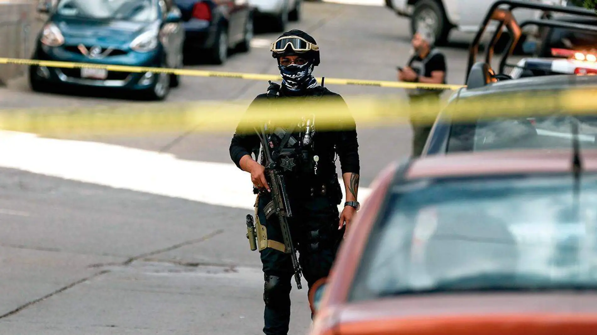 Elemento policial resguarda zona acordonada